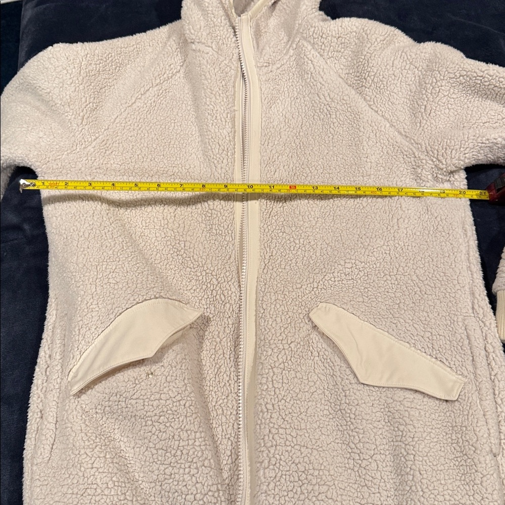 Tan Women’s North face fleece zip up - Picture 8 of 8